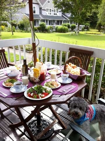 20120719breakfast w dog.jpg